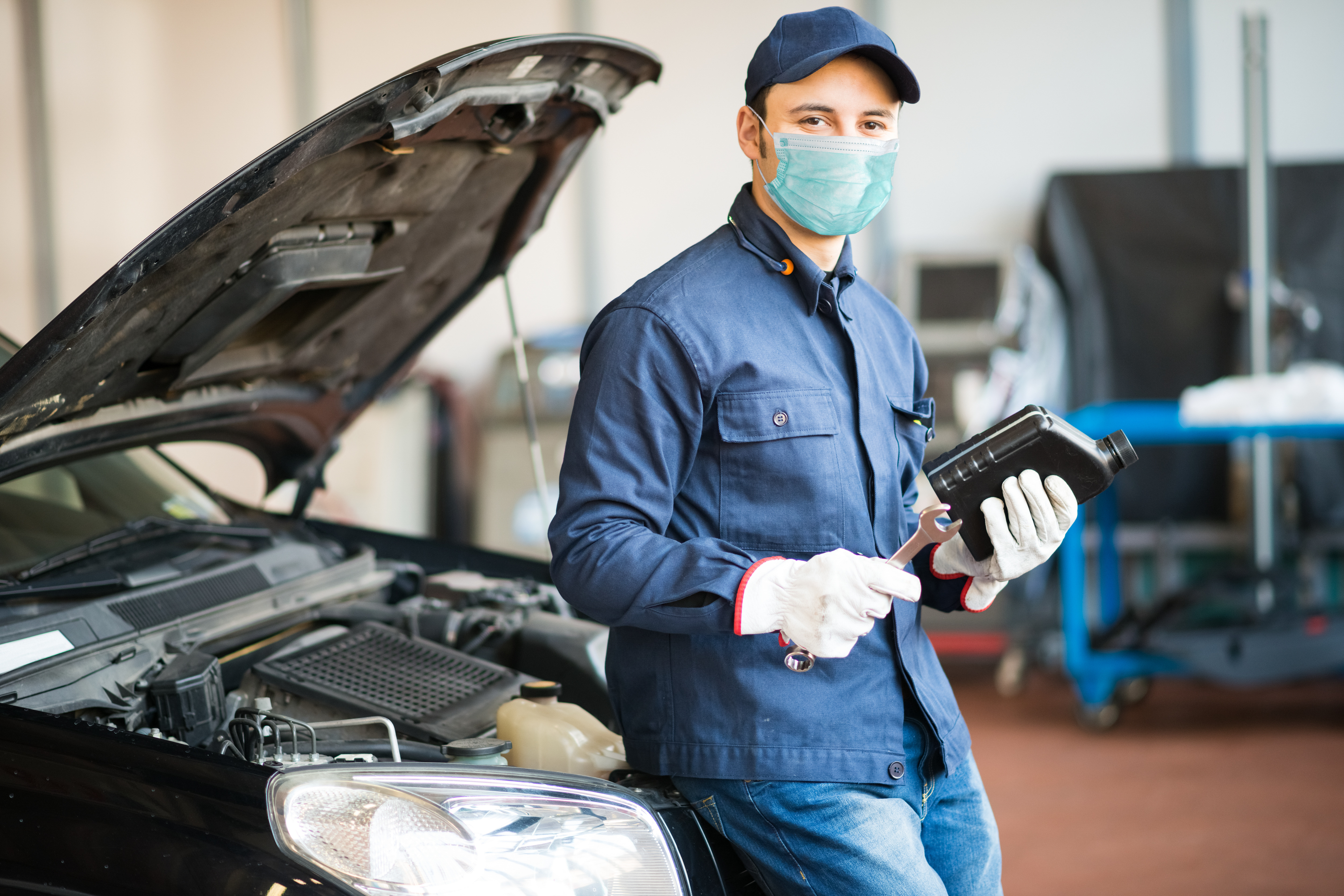 Driver mechanic. Автомеханик. Автомеханик СТО. Профессиональный автомеханик. Ремонт авто.